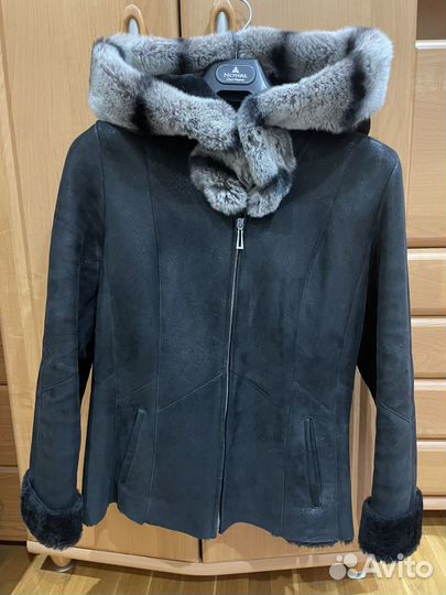 Дубленка натуральная женская с капюшоном