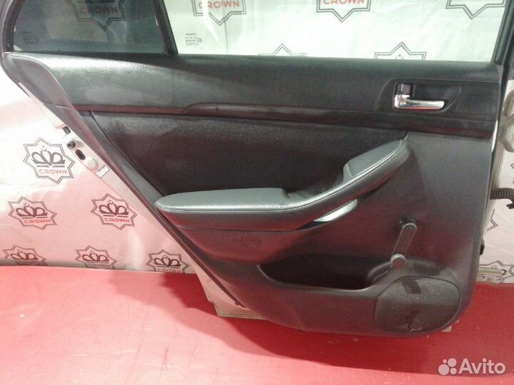 Облицовка двери задняя левая Toyota Avensis Т250