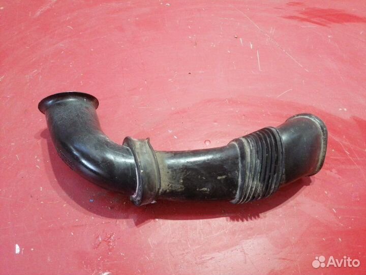 Патрубок воздушного фильтра левый Porsche Cayenne