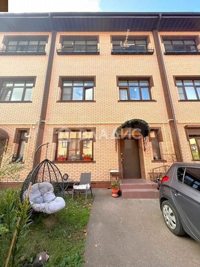 Таунхаус 137,6 м² на участке 1,5 сот.