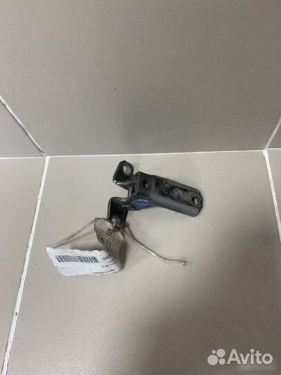 Петля двери Mitsubishi Outlander