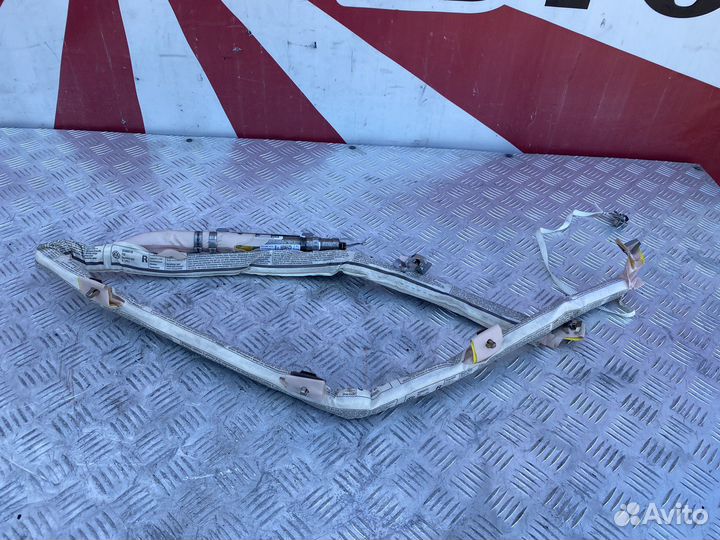 Шторка безопасности правая Volkswagen Passat CC