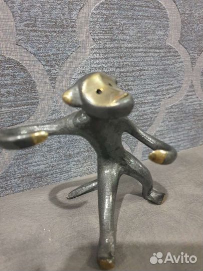 Маленькая обезьянка