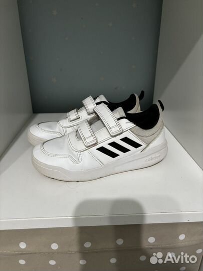 Кроссовки adidas