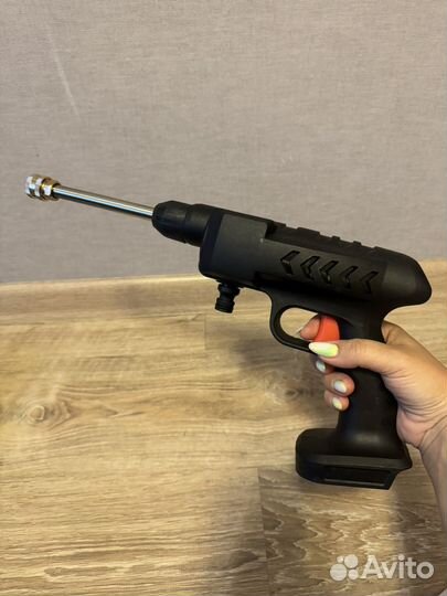 Аккумуляторная мойка высокого давления