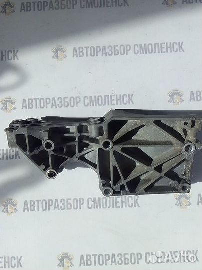 Кронштейн генератора Skoda Octavia A5 038903143af