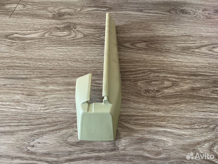 Накладка полозьев левого переднего сидения GL X164