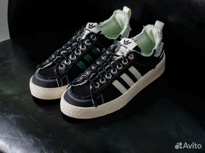 Кроссовки Adidas Campus 80s (на руках)