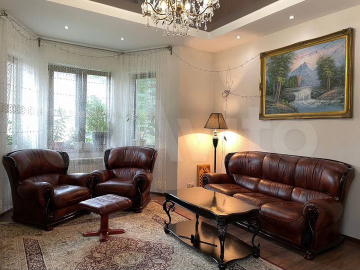 Дом 390 м² на участке 10 сот.