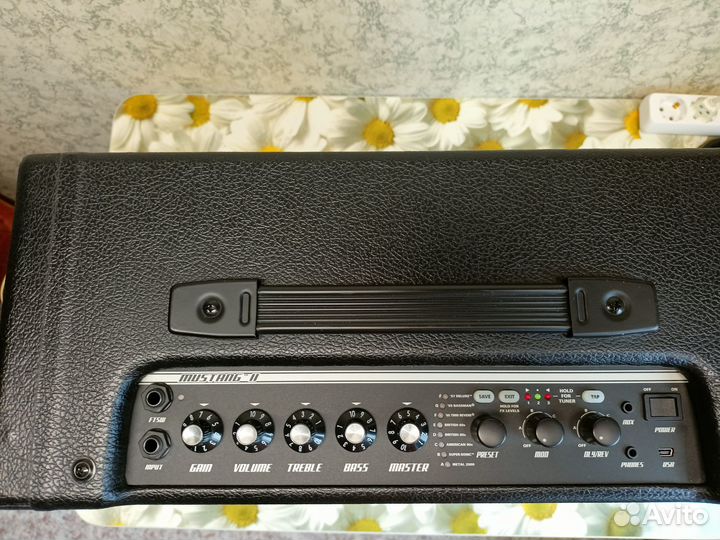 Fender mustang II (V2) гитарный комбоусилитель