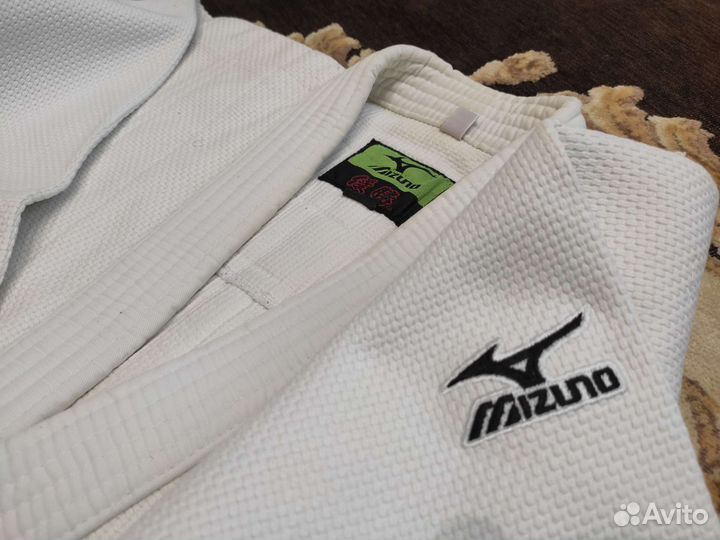 Кимоно для дзюдо Mizuno лицензия IJF (куртка)