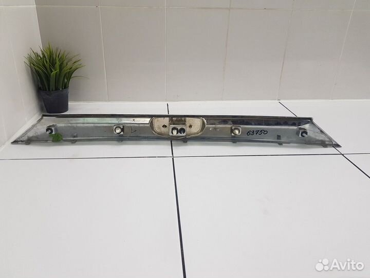 Накладка крышки багажника (Geely Atlas)