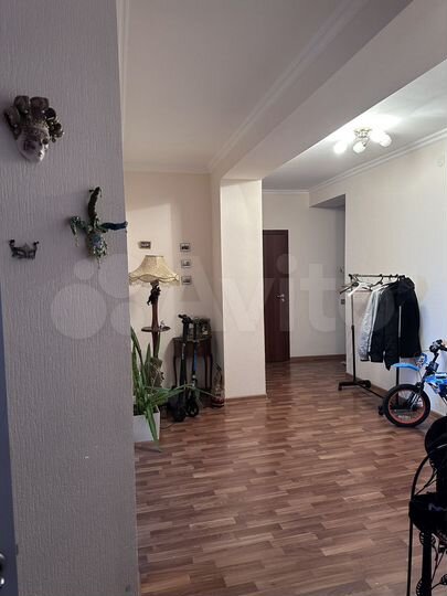 3-к. квартира, 88 м², 1/9 эт.