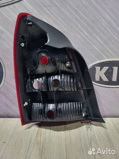 Фонарь задний Nissan primera P12 Прав