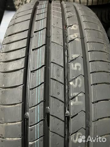 Kumho Ecsta HS51 215/55 R17