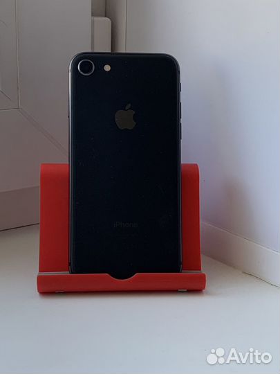 iPhone 8, 64 ГБ