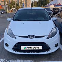 Ford Fiesta 1.4 AT, 2010, 318 000 км, с пробегом, цена 370 000 руб.