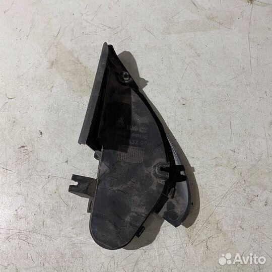 Накладка зеркала правая внутренняя Skoda Octavia