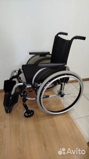 Коляска инвалидная Ottobock 43см