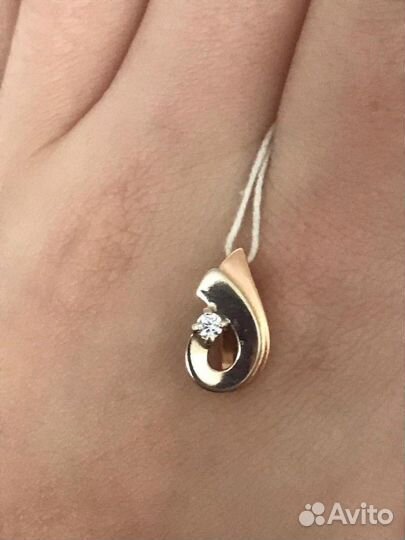 Золотая подвеска 585 с бриллиантом