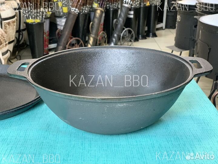 Казан с чугунной крышкой сковородой