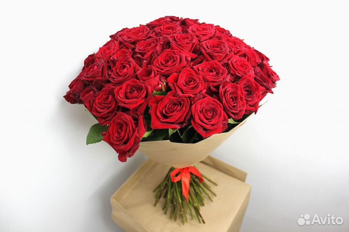 Букеты из 25 красных роз (50см)