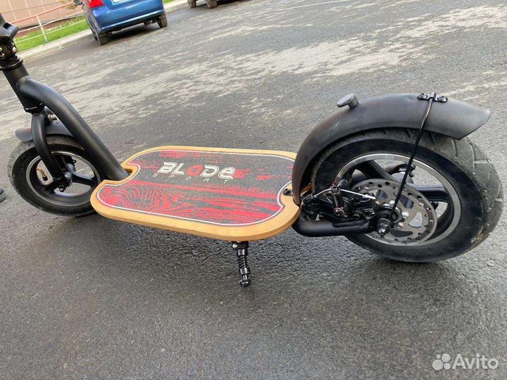 Самокат взрослый новый (не электрический)