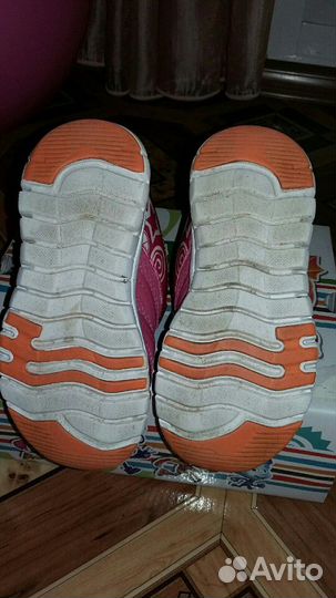 Кроссовки для девочки