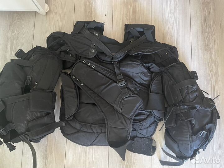 Вратарский нагрудник и руки Bauer