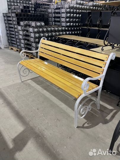 Скамейка уличная