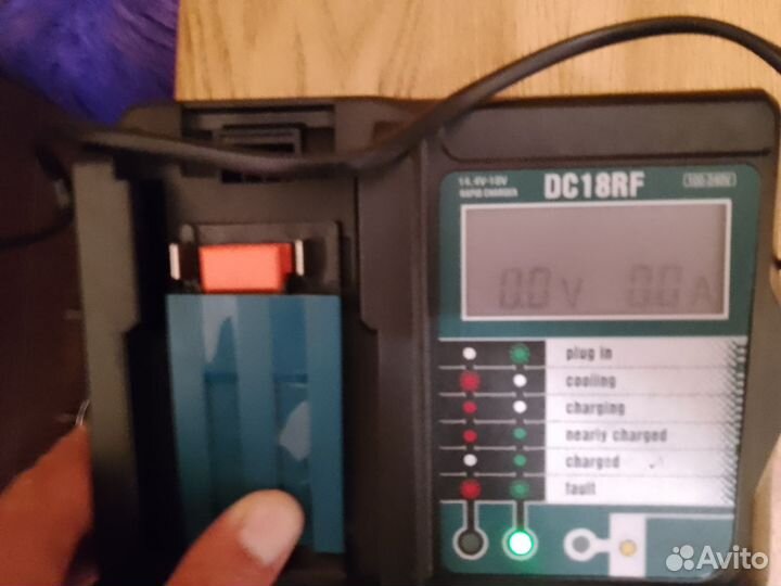 Зарядка АКБ инструмента