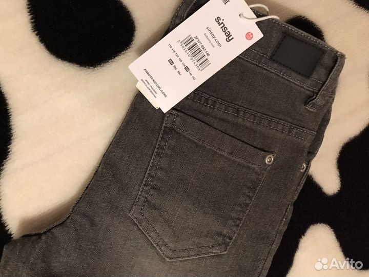 Продам джинсы на девочку