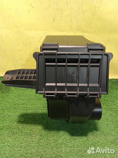 Корпус воздушного фильтра LADA Largus 2012