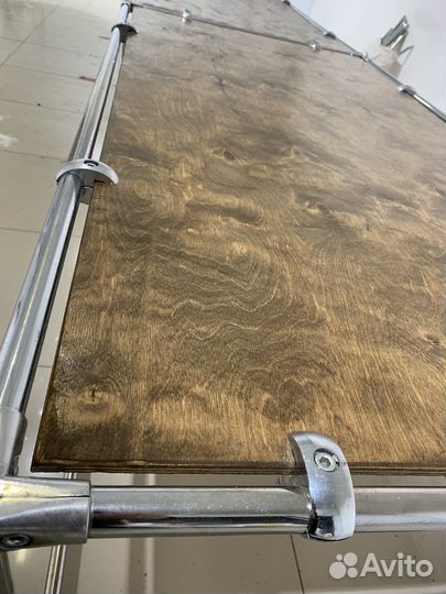 Стол - витрина