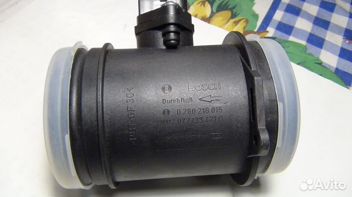 Датчик расхода воздуха VAG 077 133 471 G Ауди а8