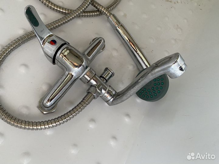 Смеситель для ванны с душем