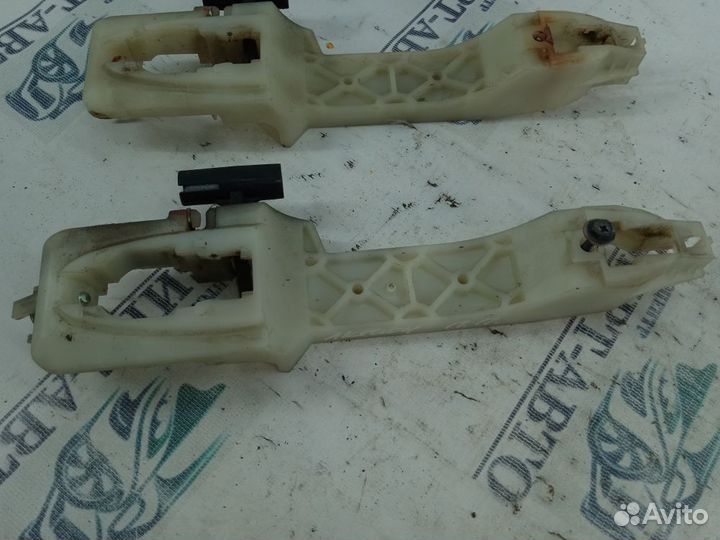 Кронштейн ручки двери правой SsangYong Actyon II (2010—2013)