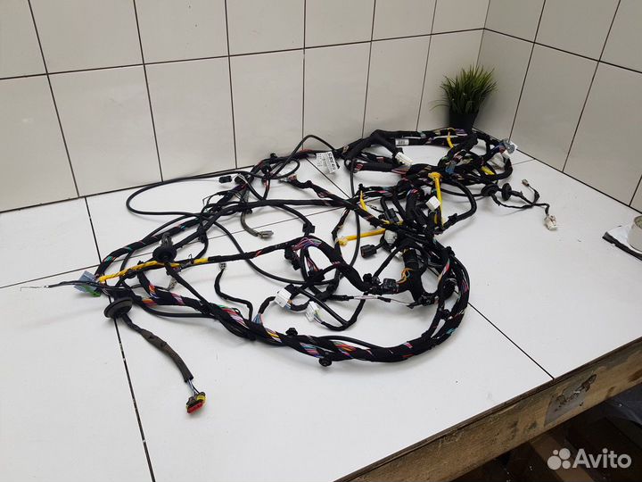 Электропроводка салонная (Geely Atlas)