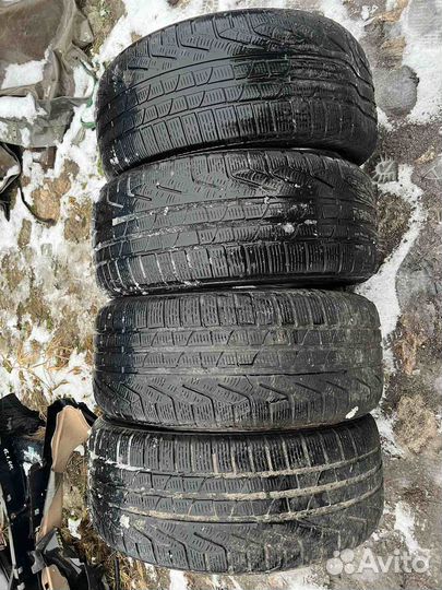 Pirelli Carrier Winter 255/45 R19