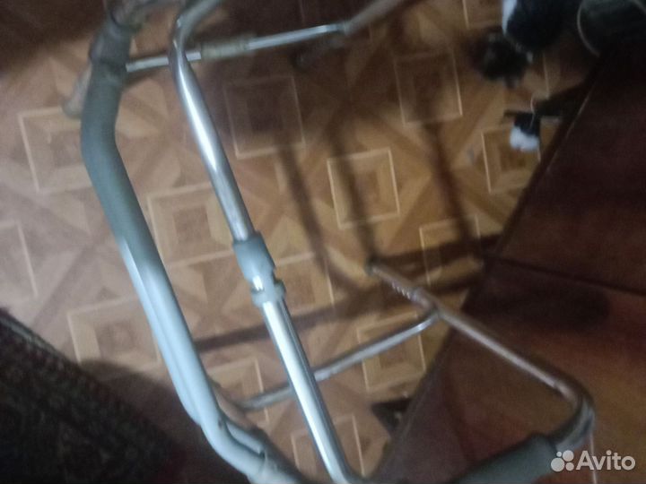 Ходунки для инвалидов и пожилых людей