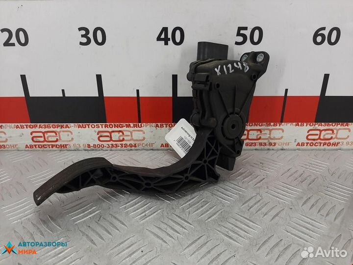 Педаль Ford Fiesta 5 2004 1530737