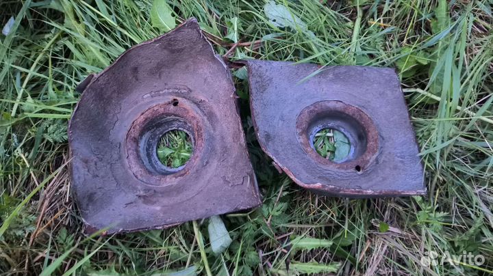 Верхние чашки от стакана Audi 80B3 B4