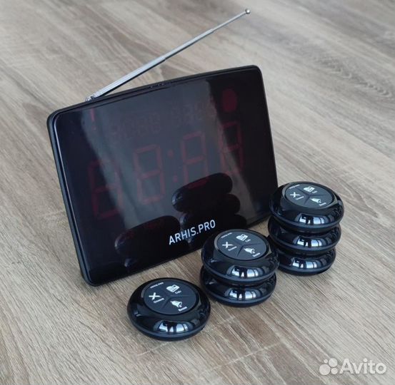 Влагозащищенная кнопка вызова персонала и табло