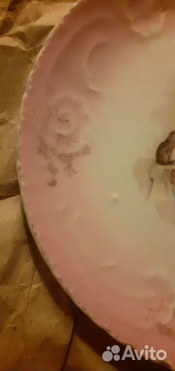 Старинная декоративная тарелка. Фарфор