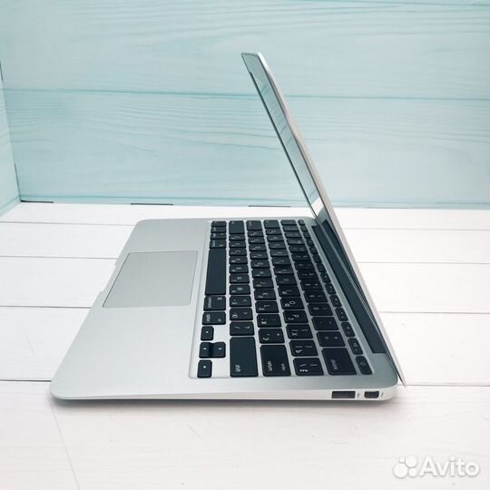 Apple MacBook Air 11 2011