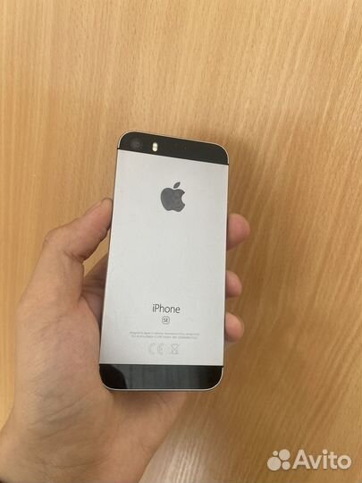 iPhone SE, 32 ГБ