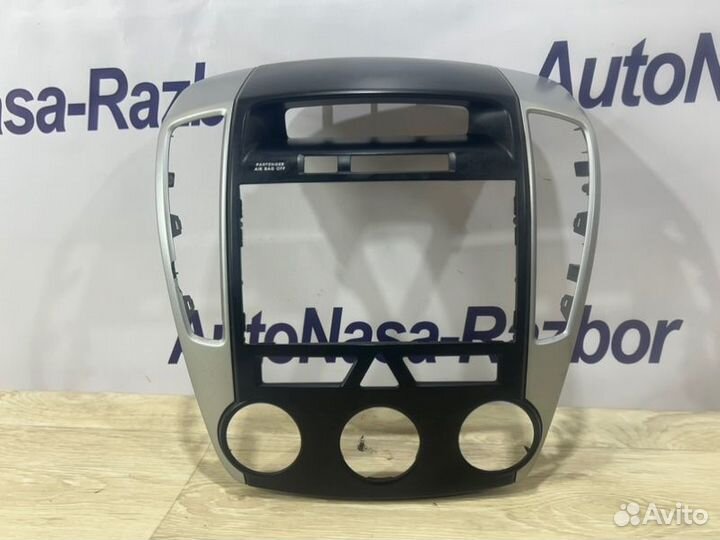 Накладка Kia Ceed универсал G4FC 2012