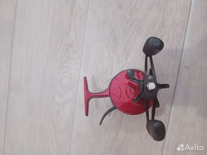 Зимнее удилище с катушкой на судака