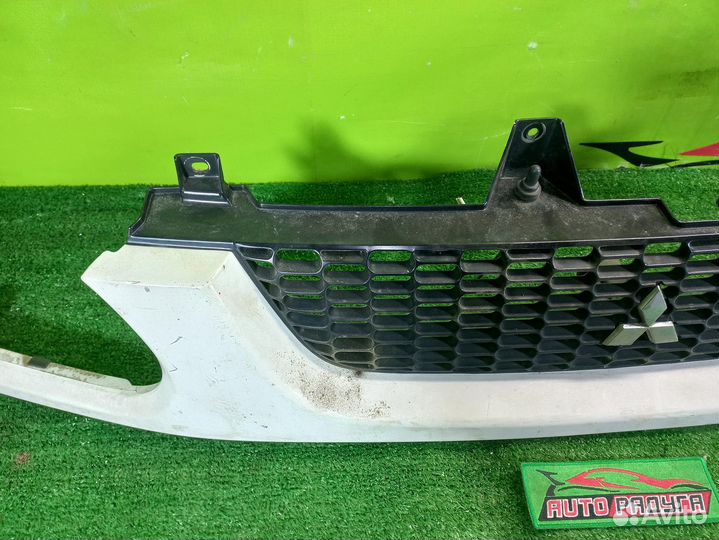 Решетка радиатора mitsubishi PA3V,PA4W,PA5V,PA5W,P