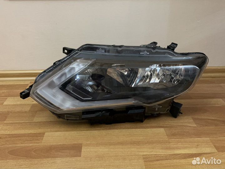 Nissan X-Trail T32 Фара левая